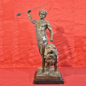 ANTIQUE BRONZESKULPTUREN, KRIEGER UND LÖWE, BARYE, FRANZÖSISCHER BILDHAUER. (STB39)